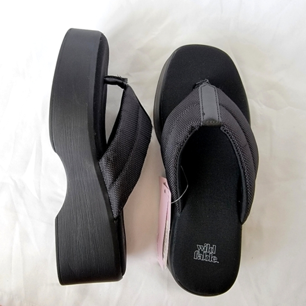 Wild Fable Angela Platform Flip Flop Sandals | Black